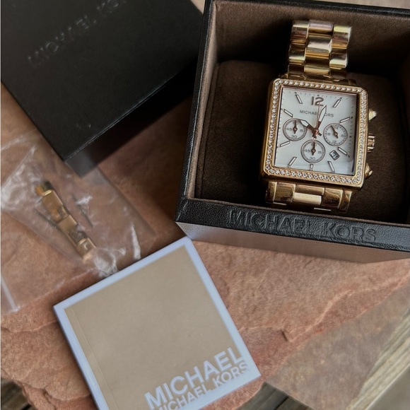 Michael Kors Hudson Rose Gold Chronograph Watch Like New - Picture 6 of 11